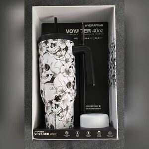 White Skulls & Flowers 40oz Artisan Hydrapeak